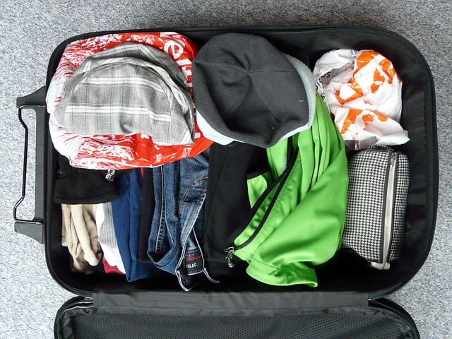 Co spakować do walizki? Lista niezbędnych rzeczy na każdą podróż